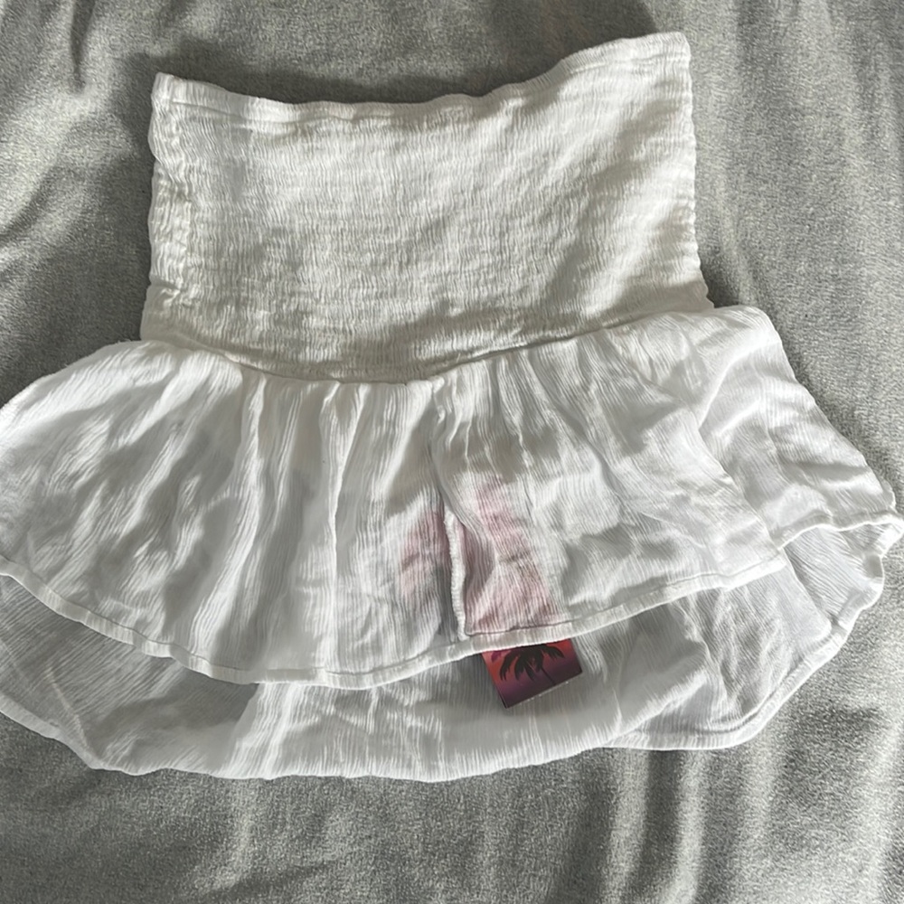 WHITE CROP TOP
